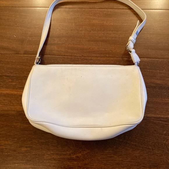 Salvatore Ferragamo Authentic White Purse - Picture 2 of 4
